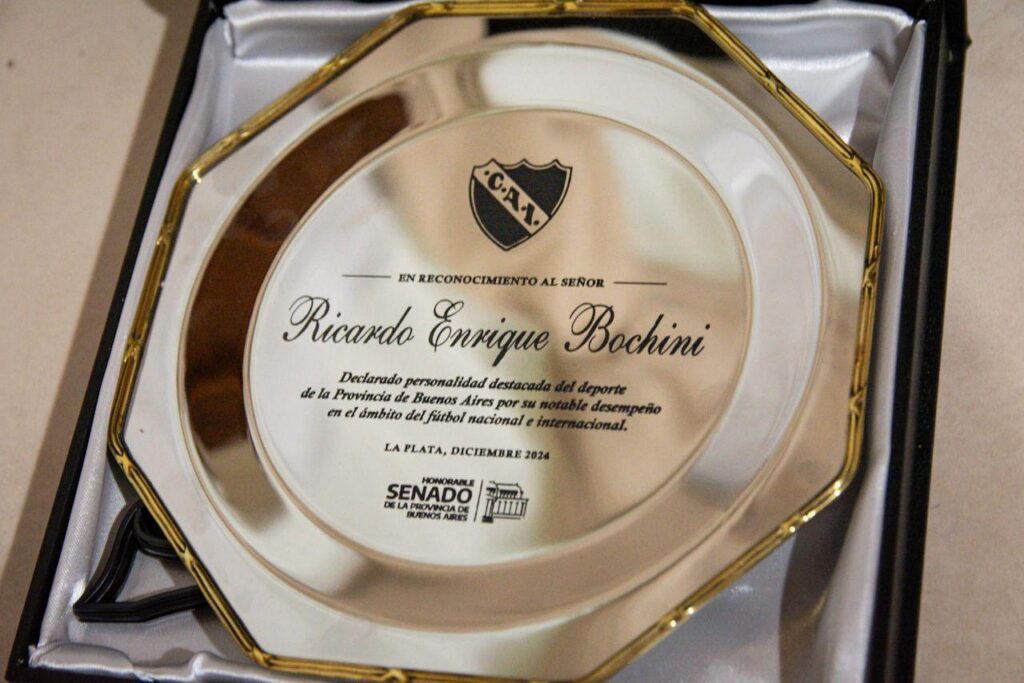 Reconocimiento para bochini